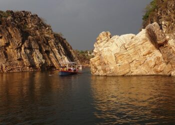 Marble Rocks And The Mighty Narmada: A Visit to Jabalpur