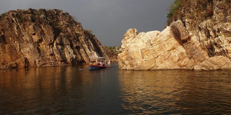 Marble Rocks And The Mighty Narmada: A Visit to Jabalpur