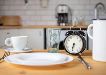 Researchers Say Intermittent Fasting May Affect Female Hormones