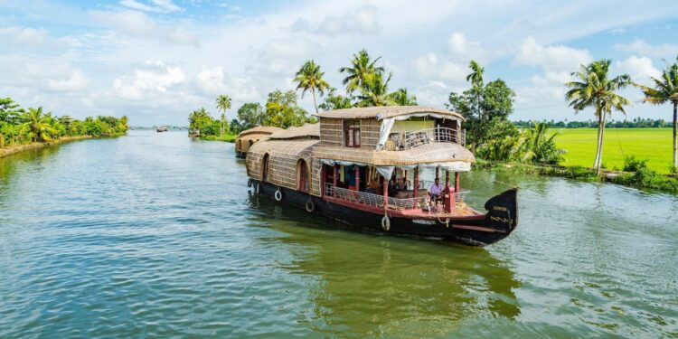 Five Must Visit Destinations In Kerala -Alleppey