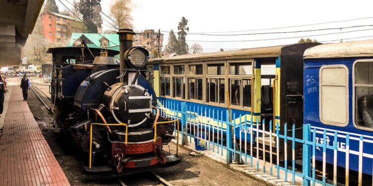 On The Tracks Of India's Most Iconic Mountain Railways_Darjeeling