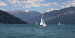 5 Beautiful Lakes In Switzerland You Don’t Want To Miss_Lake Brienz