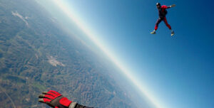 10 Essential Tips For Safe And Thrilling Adventure Sports This Summer_Sky Diving