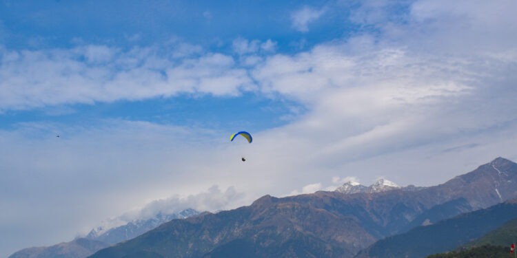 Soar High And Feel The Adrenaline Rush At These Top 5 Paragliding Spots In India_Bir-Billing
