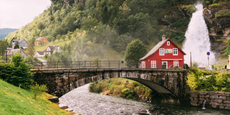 The Five Super Safe Countries For Women To Travel Solo_Norway