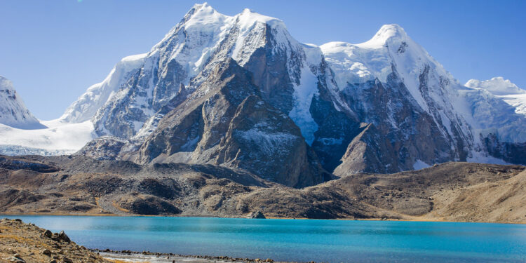 5 Serene Lakes In India_Gurudongmar Lake_02