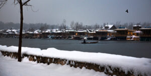Winterscapes of Kashmir_Dal Lake