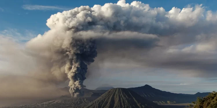 Must-See Active Volcanoes You Can Actually Visit_Mount Bromo_Indonesia_2