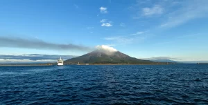 Must-See Active Volcanoes You Can Actually Visit_Sakurajima_Japan