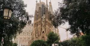 These Landmarks Are A Must-See On Any Travel Bucket List_Sagrada Familia_Barcelona