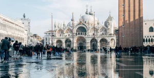 Venice To Charge Day Trippers To Combat Tourist Crowds_1
