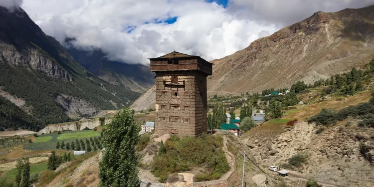 Gondhla Castle—Fortress First, Landmark Forever