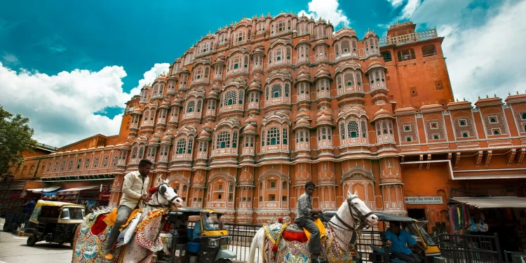 Hawa Mahal—The Palace of the Wind’s Quiet Elegance