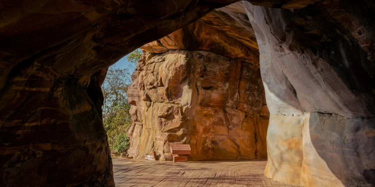 Rock Shelters of Bhimbetka_01