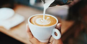 What travellers are eating and drinking at Indian Airports_2