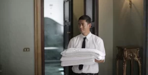 Why Hotel Bedsheets Are Always White_5