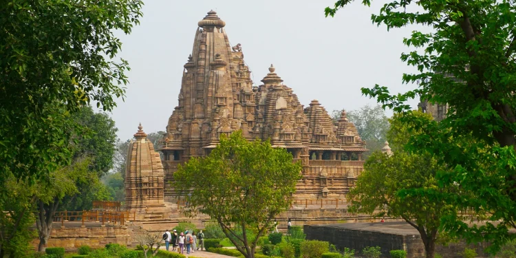 Madhya Pradesh Launches PM Shri Tourism Helicopter Service To Boost Tourism_01