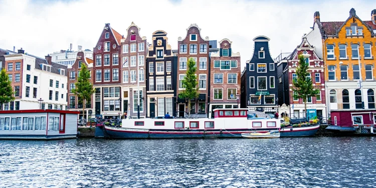 Best Solo Travel Destinations in Europe_Amsterdam