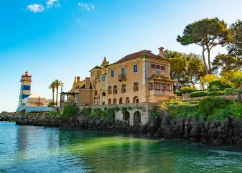 Hidden European Coastal Towns Perfect for Families_Cascais_Portugal_2