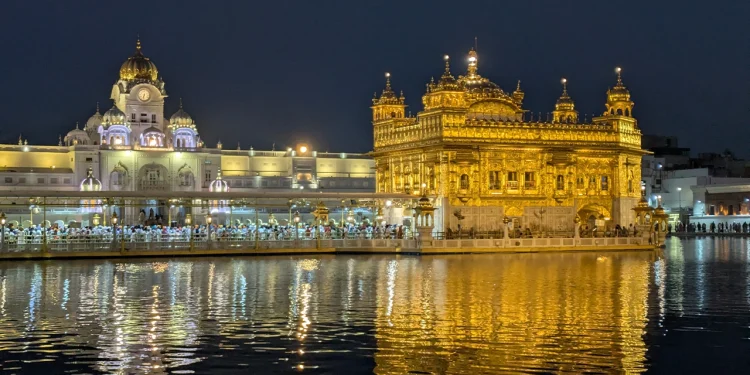 Finding Inner peace At The Golden Temple, Amritsar, India_4